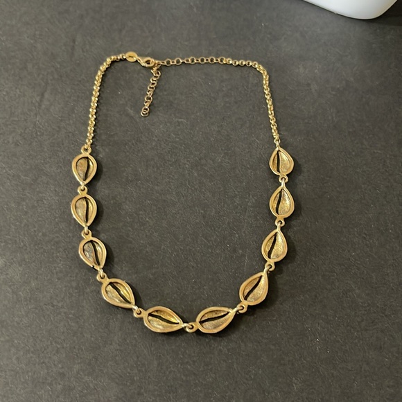 BLACK AND GOLD COWRIE SHELL CHOKER NECKLACE - Picture 6 of 8